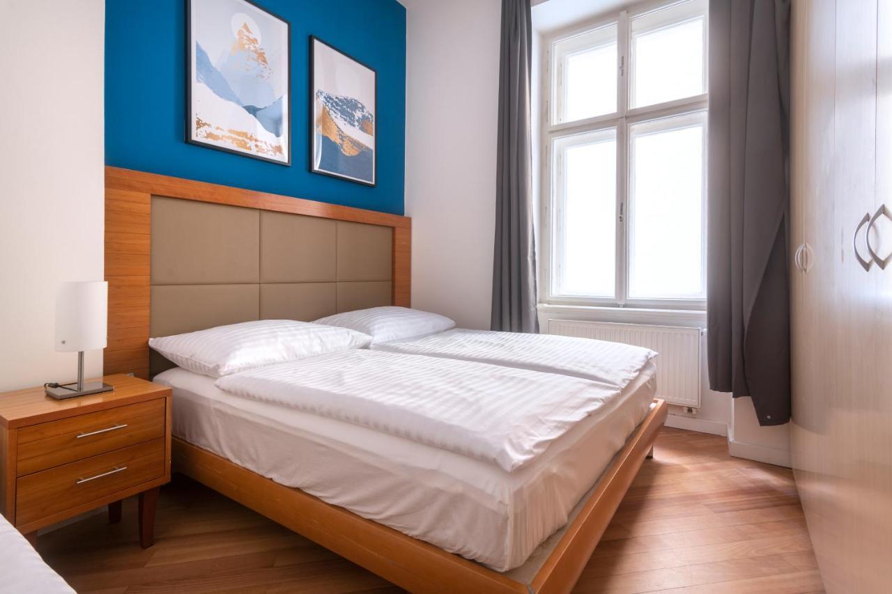 Moonlight Apartments Old Town Прага Экстерьер фото