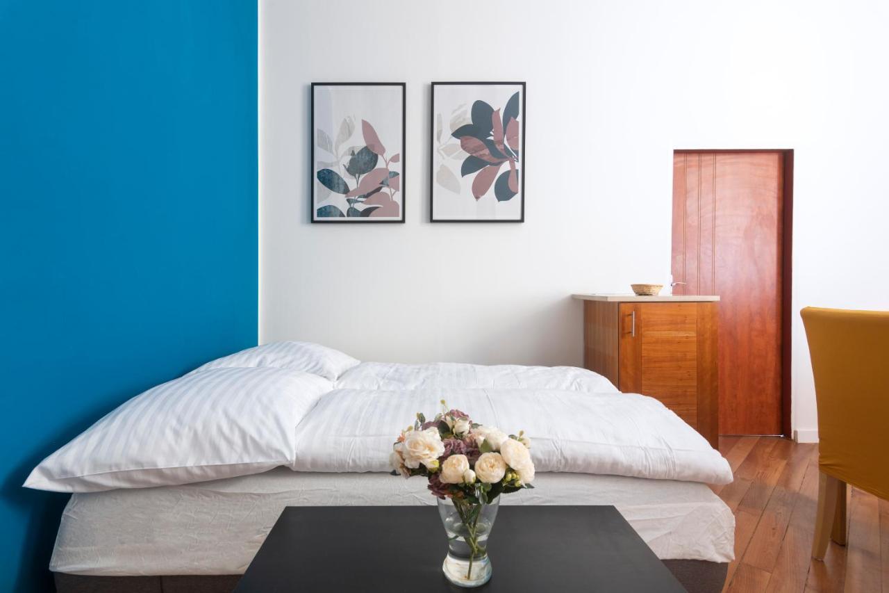 Moonlight Apartments Old Town Прага Экстерьер фото