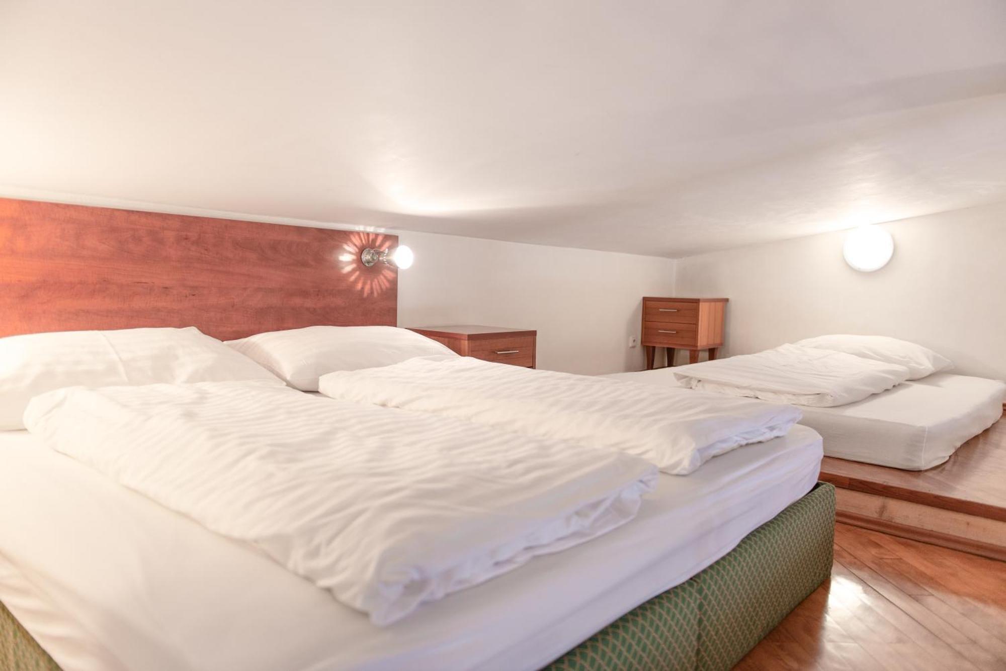 Moonlight Apartments Old Town Прага Экстерьер фото